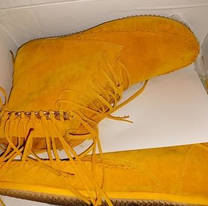 Womans ankle boots Rouge mustard  size9